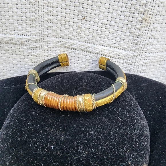 Vintage Wire‎ wrapped cuff - Picture 6 of 8